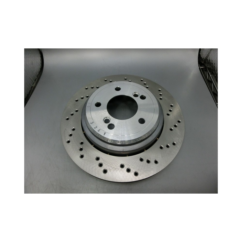 Disques arrières M3 E46 et CSL percés Dixcel