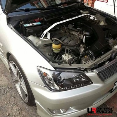 Lexus IS200 (6-cyl) UltraRacing 2-Point Front Upper Strutbar