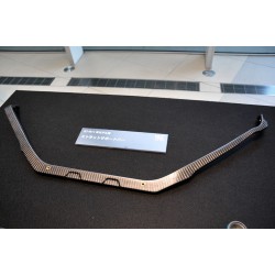 Barre antirapprochement NIssan en carbone GTR  avant